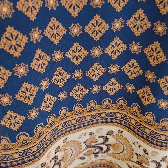 Elegant Women's Blue and Tan Patterned Blouse - Picture 6 of 7